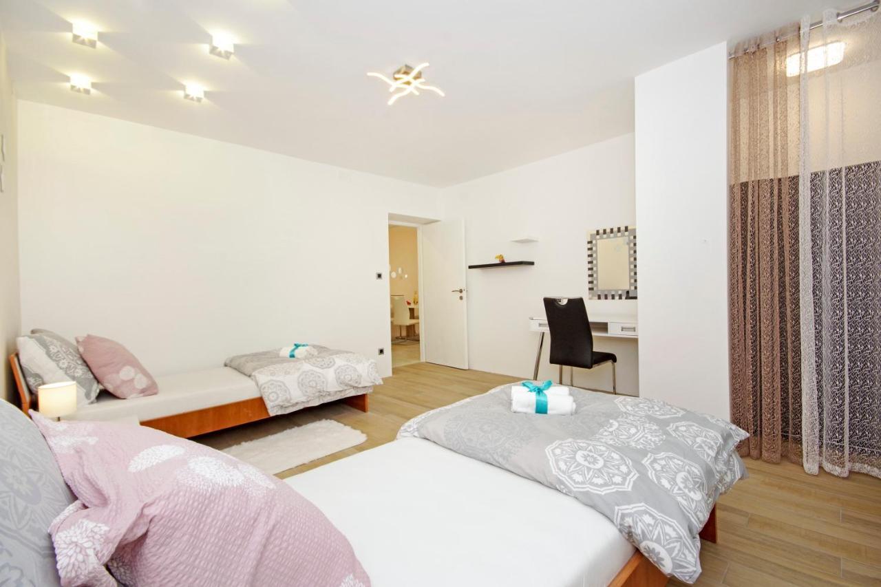 Split Symphony Garden: Modern, New Apartment Εξωτερικό φωτογραφία