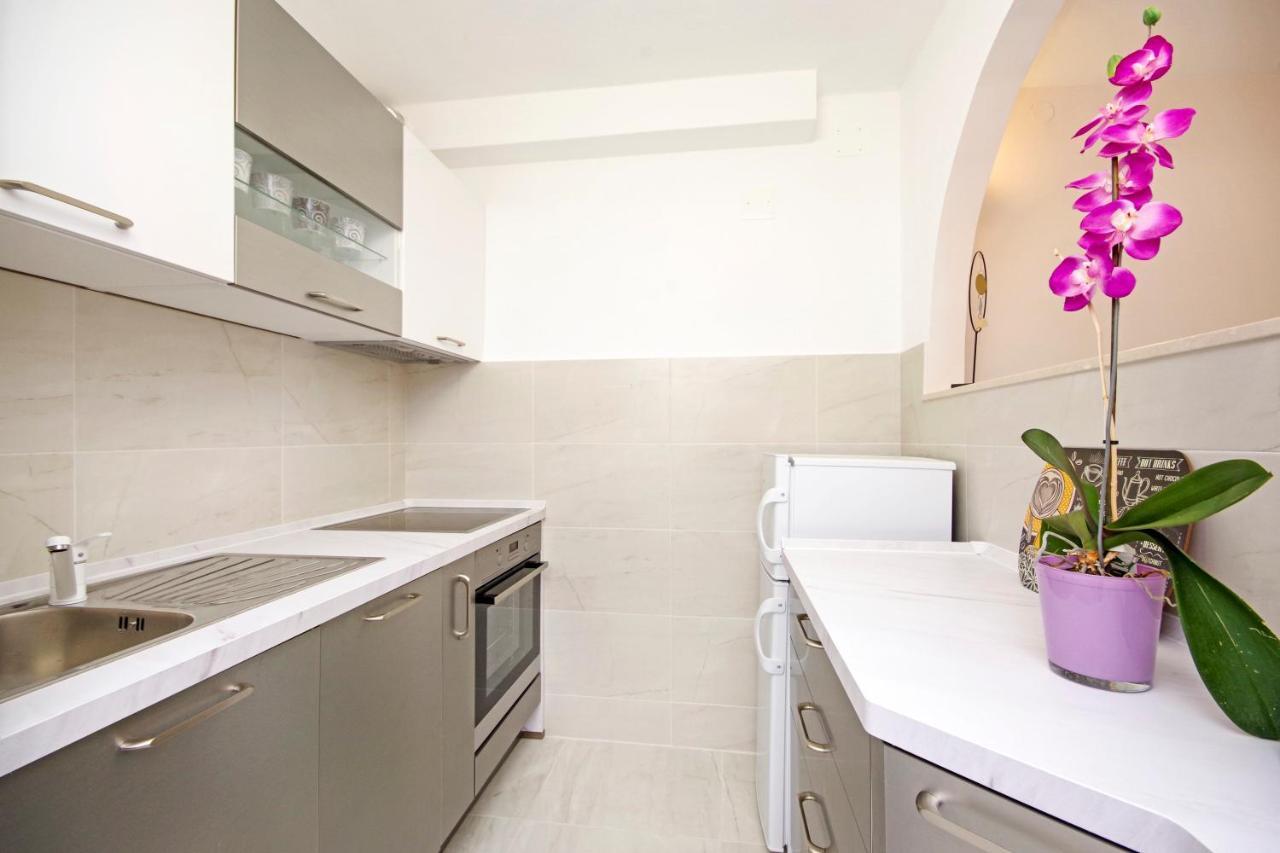 Split Symphony Garden: Modern, New Apartment Εξωτερικό φωτογραφία