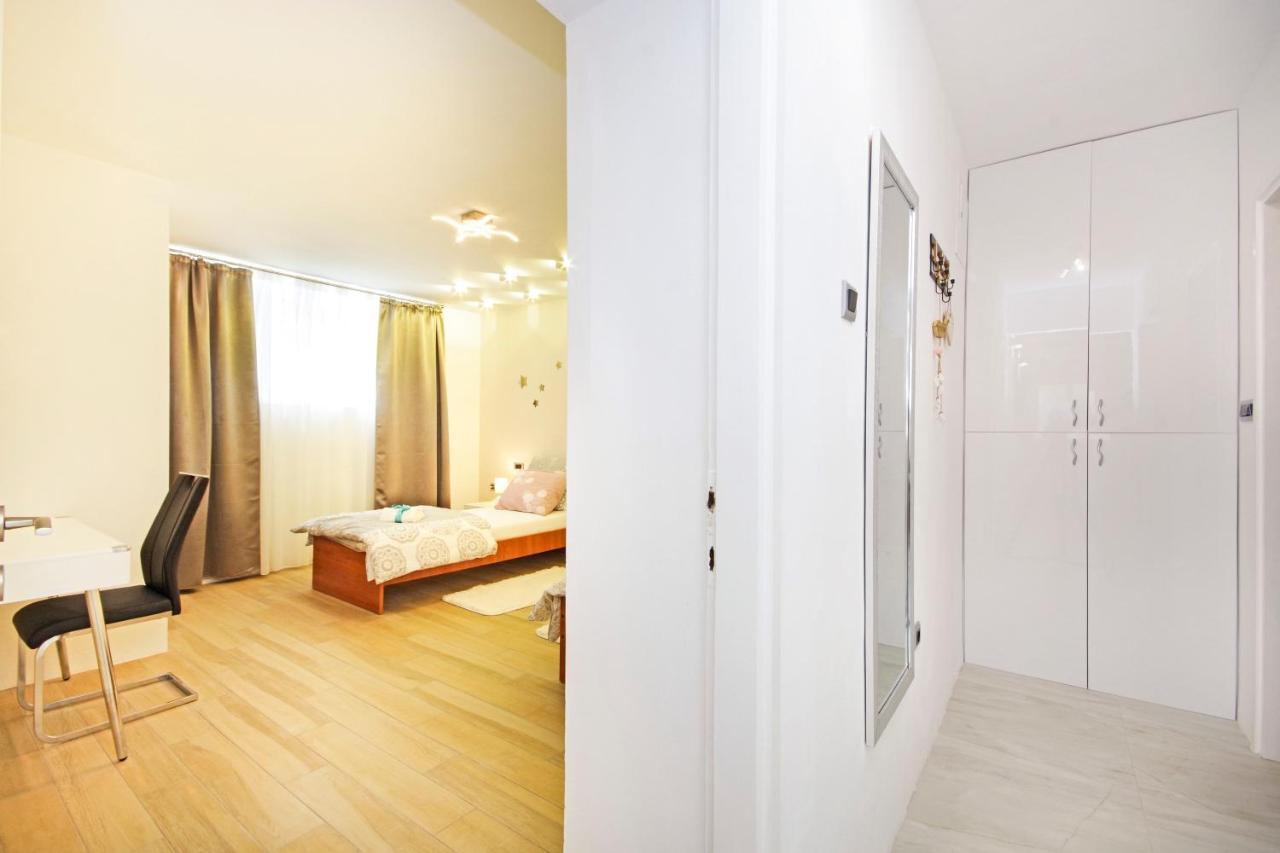 Split Symphony Garden: Modern, New Apartment Εξωτερικό φωτογραφία